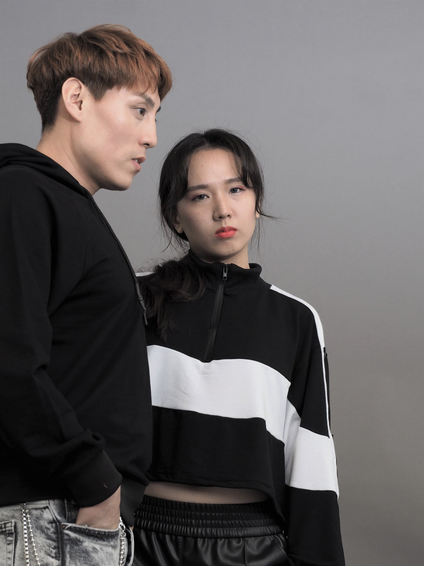 Vertical Collar Zipper Pullover