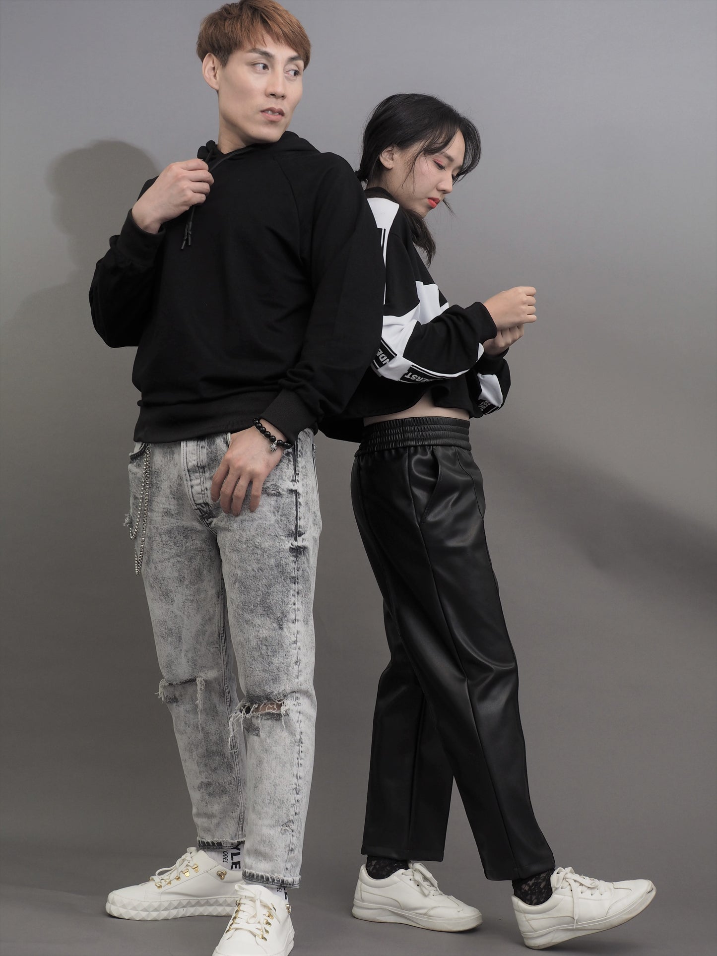 Vertical Collar Zipper Pullover