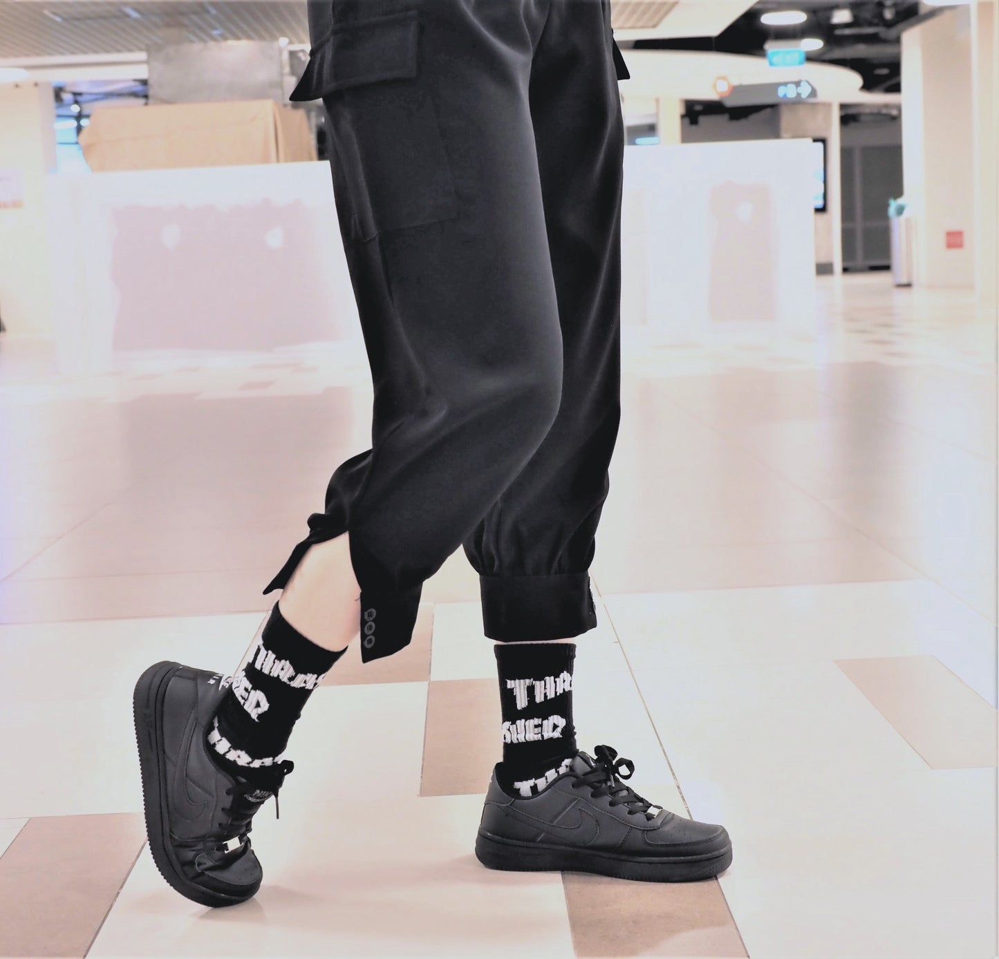 Relaxed Fit Pegged Long Pants