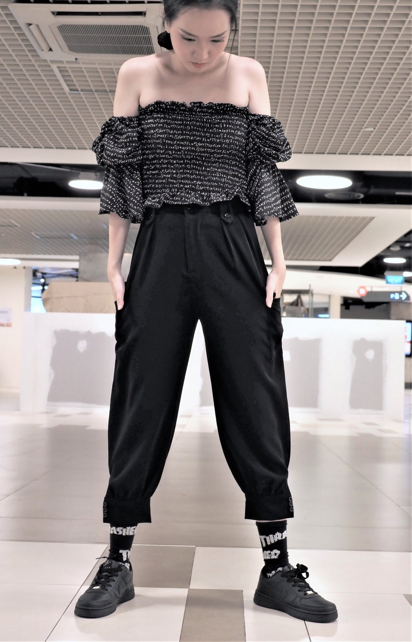 Relaxed Fit Pegged Long Pants